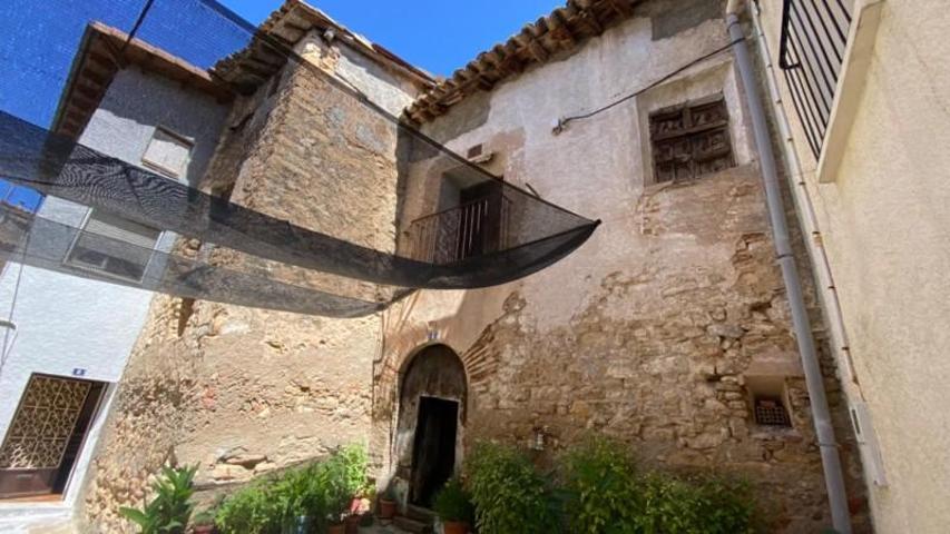 Casa con terreno en venta en Benabarre, Centro photo 0