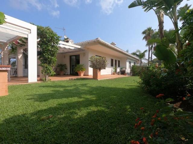 Chalet en venta en Denia, Montgó photo 0