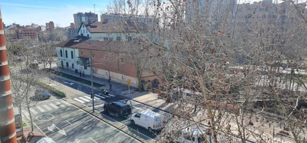 Piso en venta en Valladolid, La Victoria photo 0