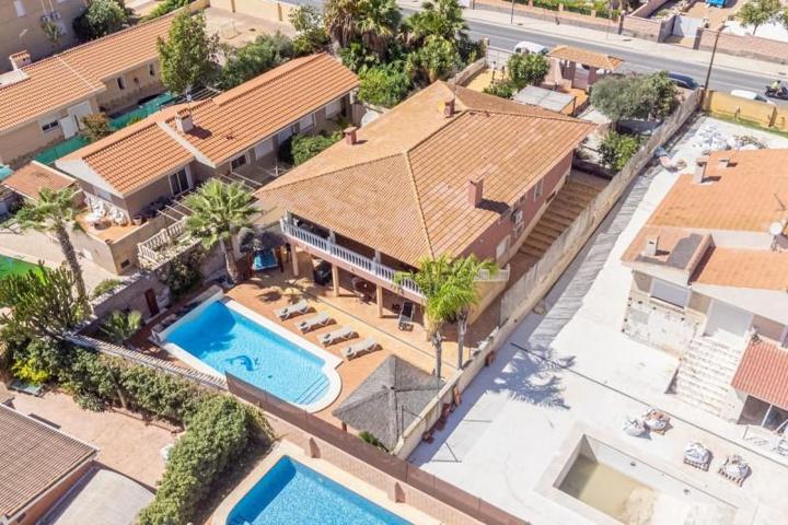 Chalet en venta en Busot photo 0