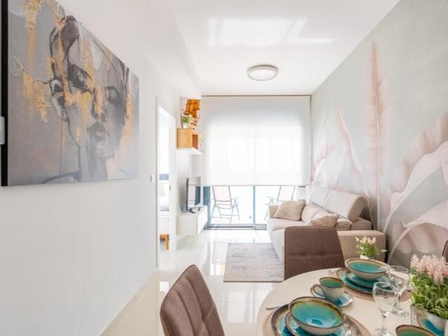 Apartamento en venta en Torrevieja photo 0