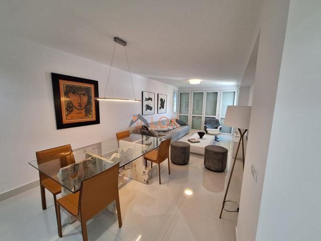 Piso en venta en Málaga photo 0