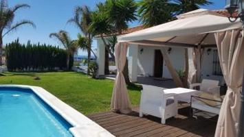 Chalet en venta en Estepona, Estepona Oeste photo 0