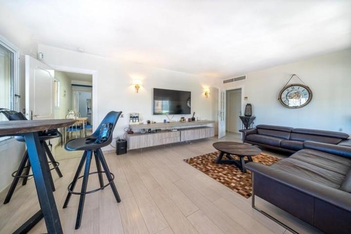 Casa en venta en Marbella, Nueva Andalucía photo 0