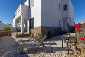 Apartamento en venta en Orihuela Costa photo 0