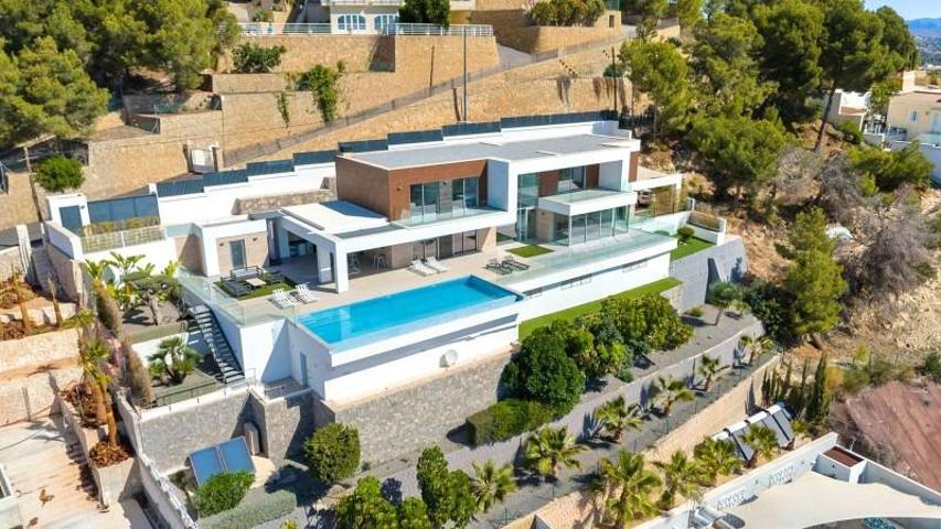 Chalet en venta en Calpe, Urbanizaciones photo 0