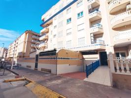 Apartamento en venta en Guardamar del Segura, CENTRO photo 0