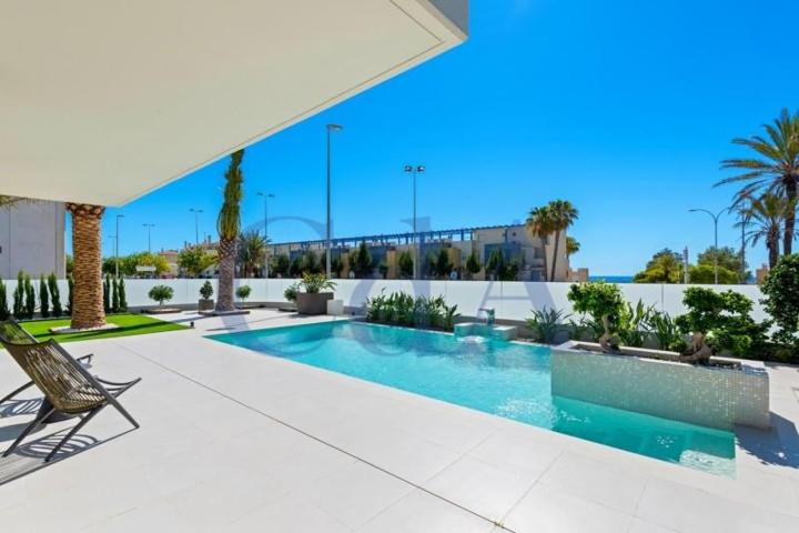 Chalet en venta en Orihuela Costa photo 0