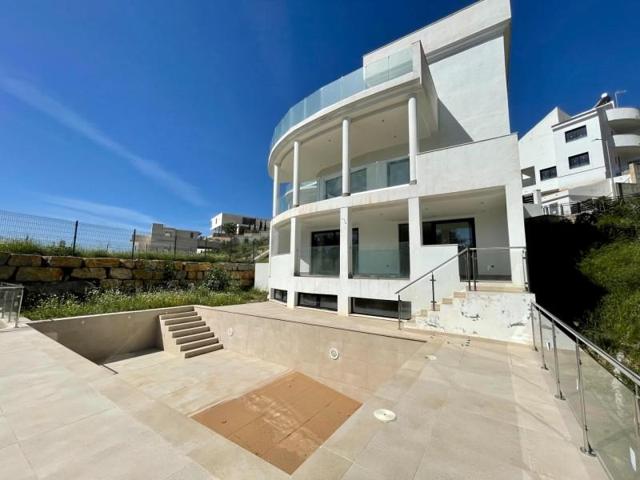 Chalet en venta en Benalmádena, Torremuelle photo 0