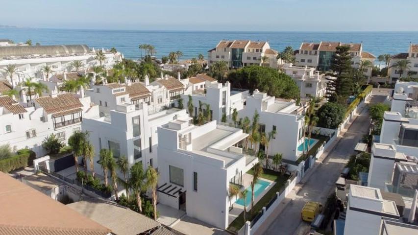 Chalet en venta en Marbella, Marbella Golden Mile - Rio Verde photo 0