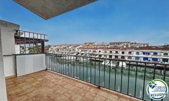 Apartamento en venta en Empuriabrava, Port Emporda photo 0