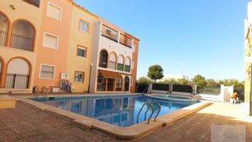 Apartamento en venta en Torrevieja, Torrevieja photo 0