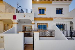 Adosada en venta en Orihuela Costa, Las Mimosas photo 0