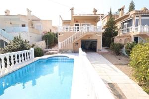 Chalet en venta en Orihuela, Urbanización Perla del Mar photo 0