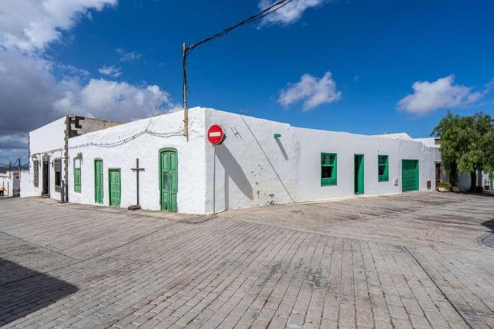 Casas de pueblo en venta en Teguise, La Villa photo 0