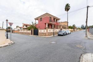 Chalet en venta en Las Gabias, Urb. Los Chopos photo 0