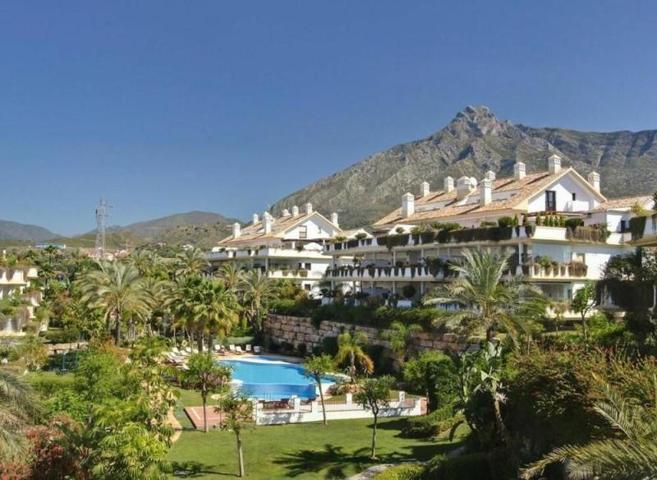 Planta baja en venta en Marbella, Marbella Golden Mile - Lomas del Rey photo 0