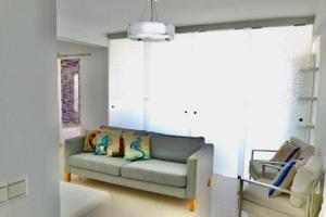 Apartamento en venta en Torremolinos, La Carihuela photo 0