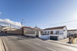 Casa en venta en Monachil, Barrio de monachil photo 0