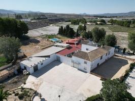 Casa con terreno en venta en Villena photo 0