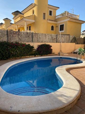 Chalet en venta en Orihuela Costa photo 0