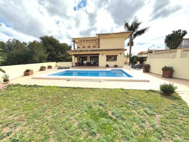 Chalet en venta en Calpe, Urbanizaciones photo 0