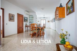 Casa en venta en Alcalá de Guadaira, Centro photo 0