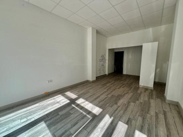 Local comercial en venta en Denia photo 0