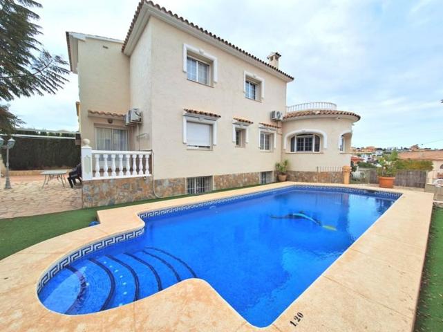 Chalet en venta en Calpe, Urbanizaciones photo 0