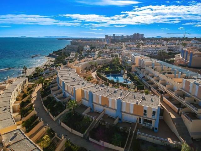 Chalet en venta en Orihuela Costa, Campoamor photo 0