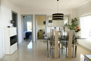 Apartamento en venta en Torremolinos, La Carihuela photo 0