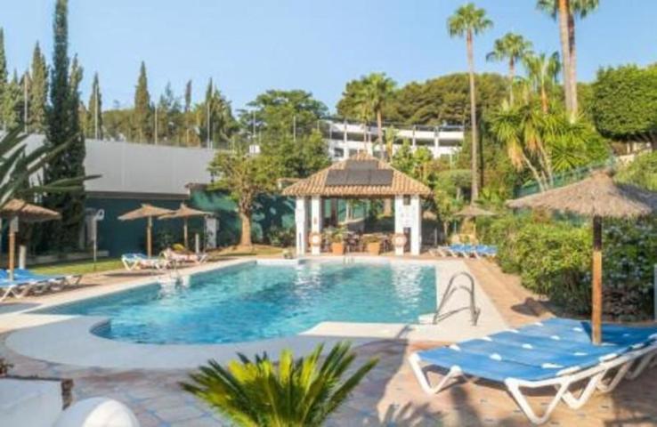 Bungalow en venta en Marbella, Nueva Andalucia - Los Pinos de Aloha photo 0