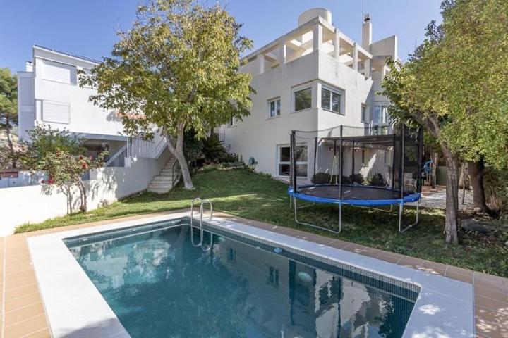 Casa en venta en Granada, El serrallo photo 0