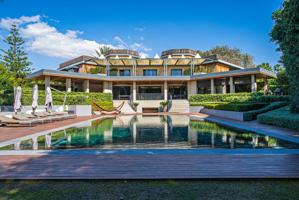 Casa en venta en Marbella photo 0