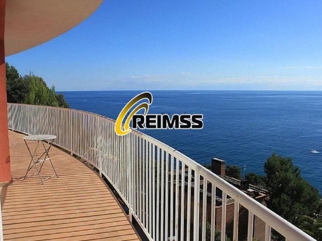 Casa en venta en Blanes photo 0