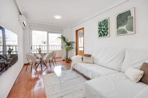 Apartamento en venta en Torrevieja, Torrevieja photo 0