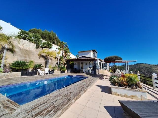 Chalet en venta en Calpe, Urbanizaciones photo 0