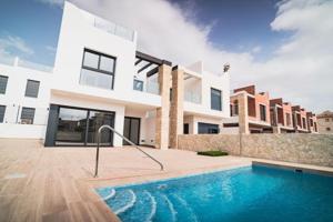 Chalet en venta en Pilar de la Horadada, Zona Pueblo photo 0