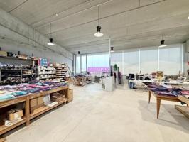 Nave industrial en venta en Badalona, La Morera photo 0