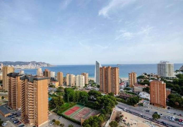 Apartamento en venta en Benidorm photo 0