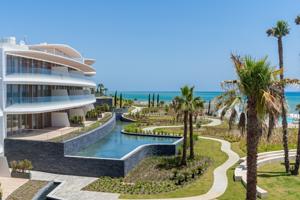 Apartamento en venta en Estepona photo 0