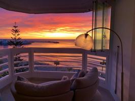 Apartamento en venta en Benalmádena, 1ª línea de playa photo 0