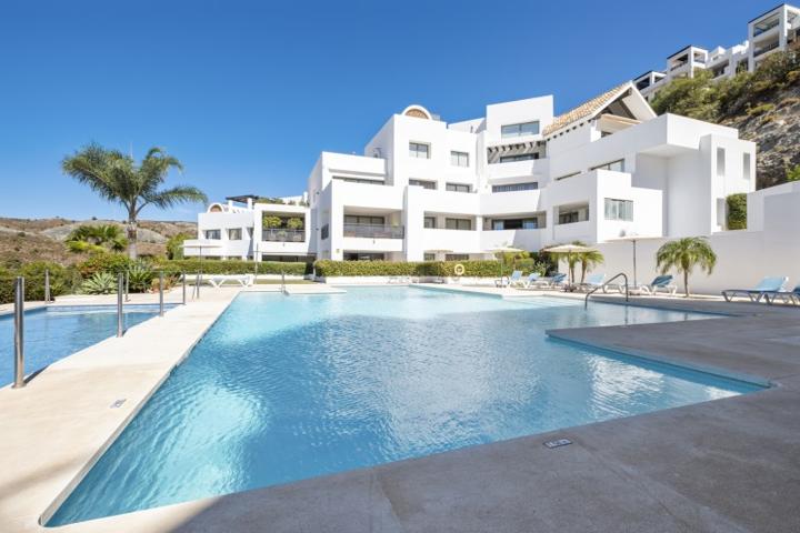 Atico Duplex en venta en Benahavís photo 0