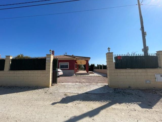 Chalet en venta en Albatera photo 0