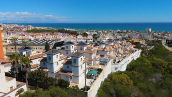Chalet en venta en Torrevieja photo 0