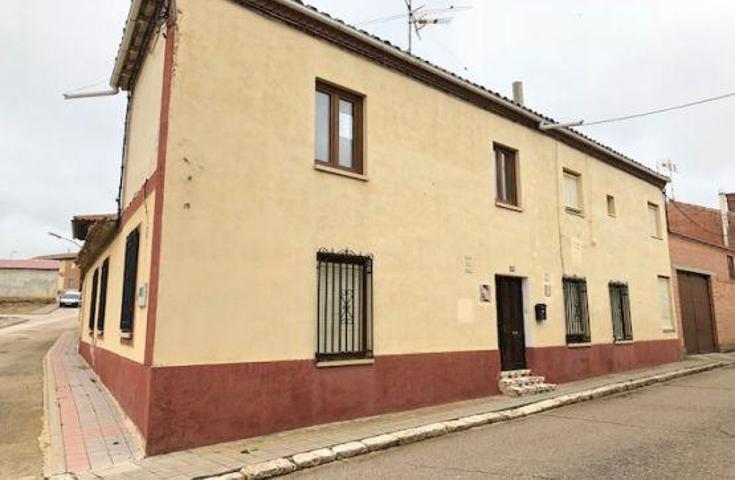 Chalet en venta en Baquerín de Campos, Castromocho photo 0