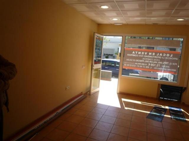 Local comercial en venta en Chipiona, Centro photo 0