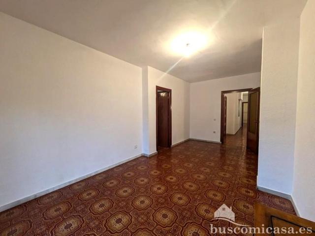 Piso en venta en Linares, Calle Velázquez, 23700 photo 0
