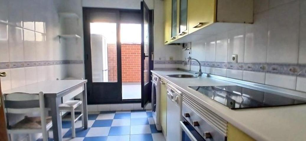 Planta baja en venta en Valverde de la Virgen, Northern spain photo 0