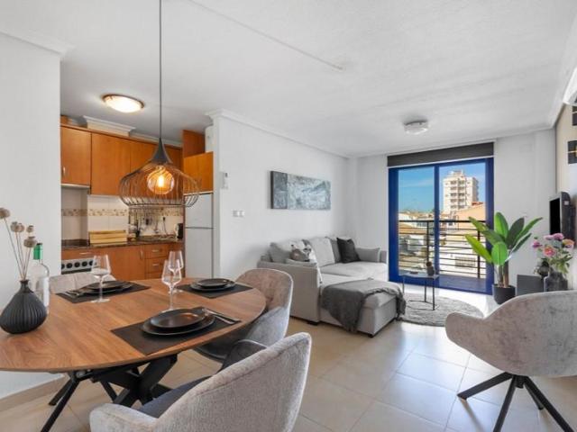 Apartamento en venta en Torrevieja, Nueva Torrevieja photo 0
